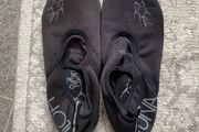 One paide size 9 water shoes /slippers
