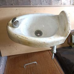 Shanks wall mount water fountain
