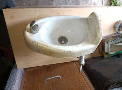 Shanks wall mount water fountain