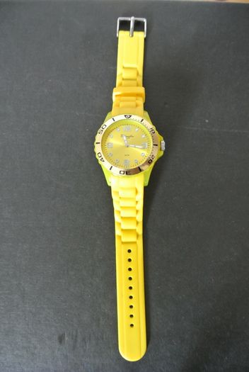 Beautiful 'yellow' Watch - Very Distinctive