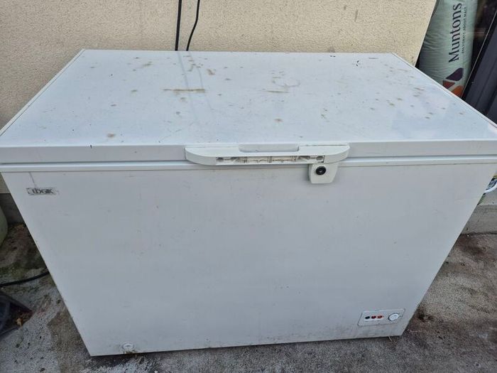 Logic 290L chest freezer