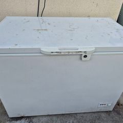 Logic 290L chest freezer