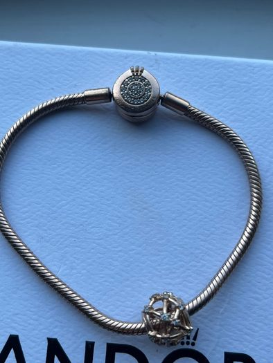 Pandora Moments Sparkling Crown O Snake Chain Bracelet with charm -used
