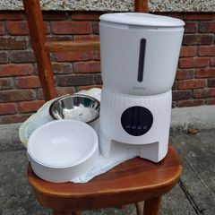 Faroro Automatic Cat Feeder (like New).
