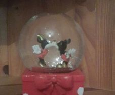 disney mickey and minnie snowglobe