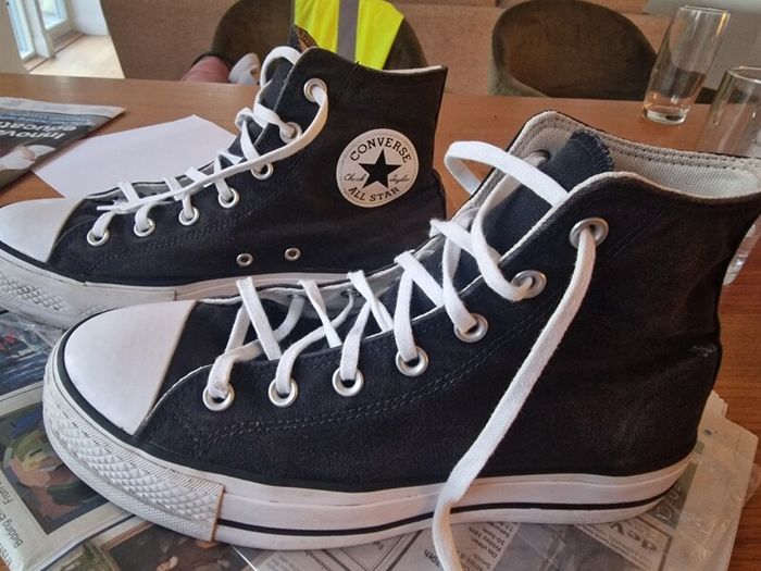converse boots