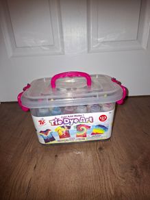 Tie Dye Art kit 18 colours, 12 of them unused&6 have more than half amount of paint left in them