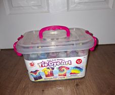 Tie Dye Art kit 18 colours, 12 of them unused&6 have more than half amount of paint left in them