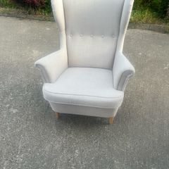 Beautiful wing back arm chair. Perfect condition