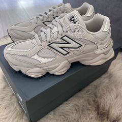 Shipyard Linen New Balance 9060 Trainers New in Box
