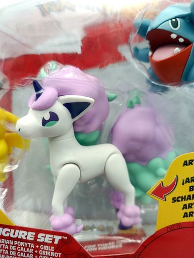 Pokemon Battle Figure Set 2025 Pikachu + Galarian Ponyta + Gible PKW4097 NEW
