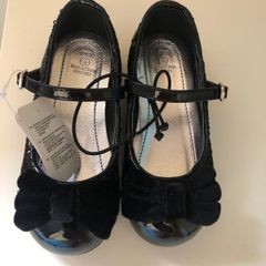 Girls shoes size UK 7
