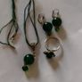 Vintage-Style Deep Green Jewelry Set (Necklace, Earrings & Ring) Image 2