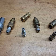 Compressor fitting quick coupler