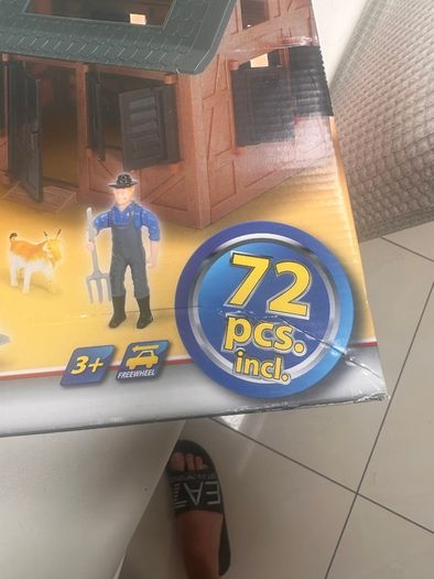 Farm and tractor play set 72pcs BNIB