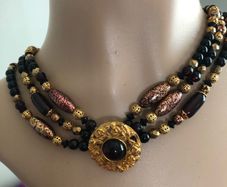Liz Claiborne choker