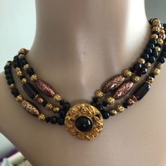 Liz Claiborne choker
