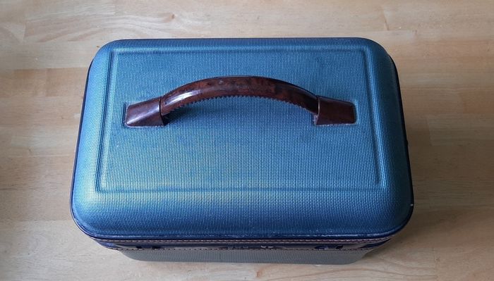 Cosmetics / jewellery storage (travel) bag