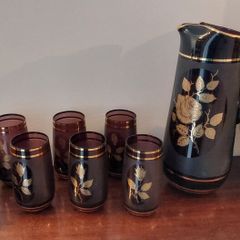Fabulous Vintage Retro Mid-Century-Modern Hand Blown Tall Glass Pitcher with Six Matching Glasses in Purple/Amethyst Glass with Rose Pattern and Rose Gold Gilt Banding and Frosted Effect