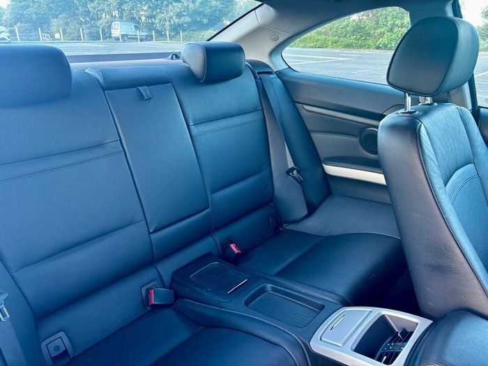 Bmw 320d Coupe (e92 Se Highline) Manual