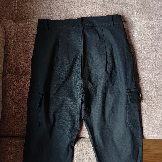 QUIZ Black Cuffed Cargo pants, size 8