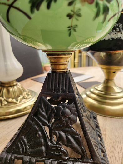 Three vintage working oil lamps