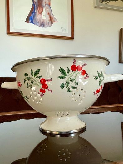 Vintage Pretty Rayware Metal Kitchen Sieve Enamelware Drainer