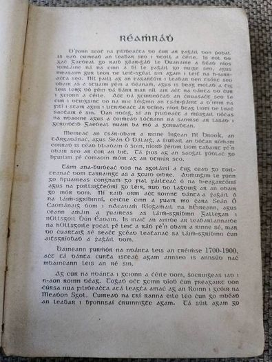 Filidheacht na nGaedheal Notai 1940 Irish Poetry Notes by Padraig O Canainn hardback in well used condition with all pages intact FREE STANDARD POSTAGE INCLUDED