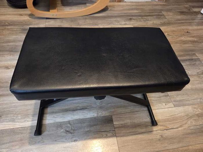 Piano stool and keyboard stand