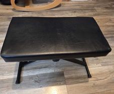Piano stool and keyboard stand