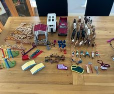 Schleich ponies/figures & accessories