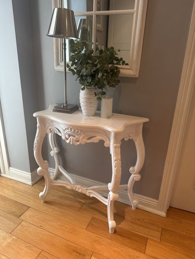Beautiful French console table in Farrow & Ball white
