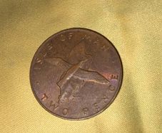 1977 Isle of Man 2 Pence Coin - Queen Elizabeth II Obverse