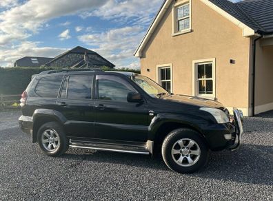 Toyota Land  Cruiser Crew Cab