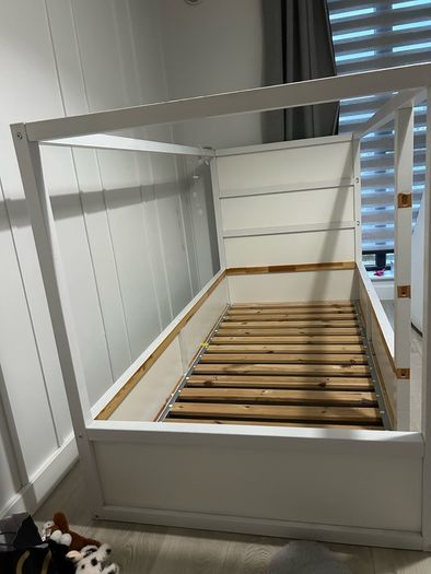 kura bed