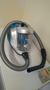 Vax PickUp Pet Cylinder Vacuum Cleaner - Bagless (Great Suction)