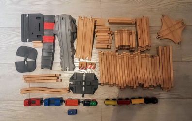 Wooden road set (84 pieces)