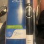 Oral B electric toothbrush Image 2