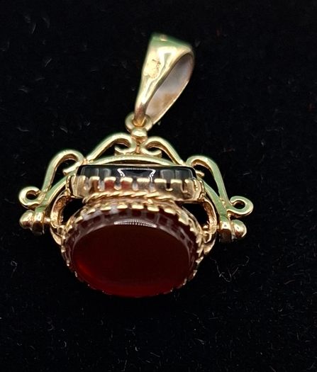 9ct yellow gold swivel fob