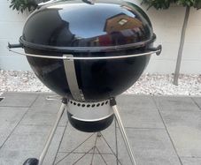 Weber E - 5750 Black Charcoal BBQ 57cm
