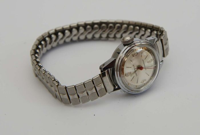 Vintage 17 Jewel Swiss Made Caravelle Ladies Watch