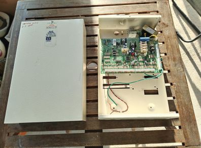 HKC 8/12 Alarm Panel (FREE To Take Away)