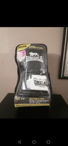 Xmas gift boxing gloves new small to medium