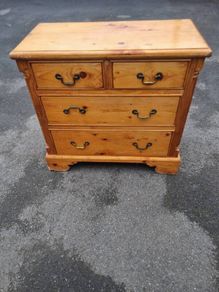 Chest of drawer