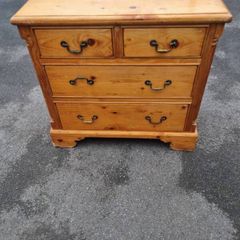 Chest of drawer