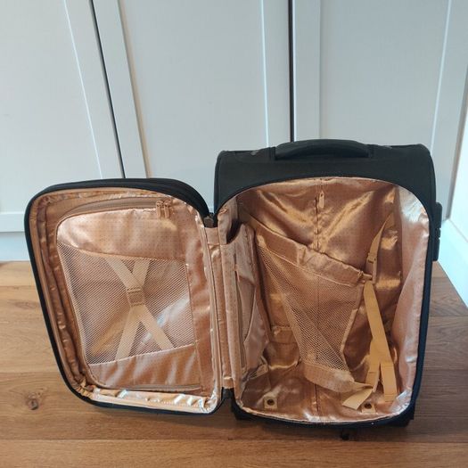 Samsonite Black 2-Wheel Cabin Suitcase Rose Gold Lining