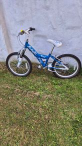 2 bicycles