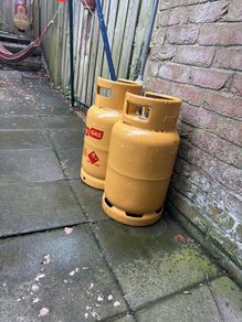2x Flo Gas bottles Canisters
