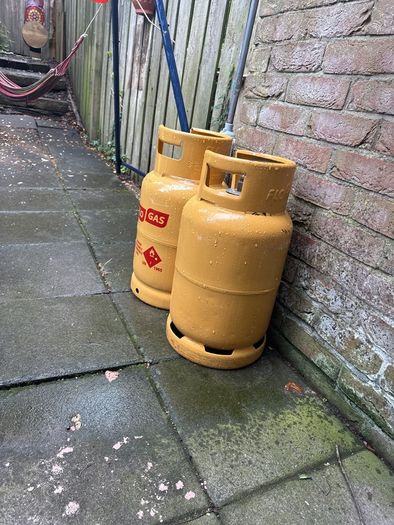 2x Flo Gas bottles Canisters