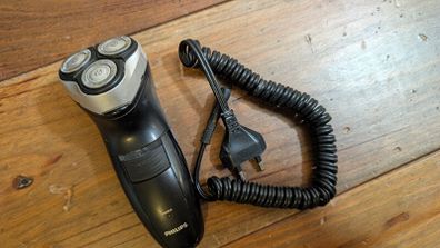 Phillips 3000 series electric face razor
